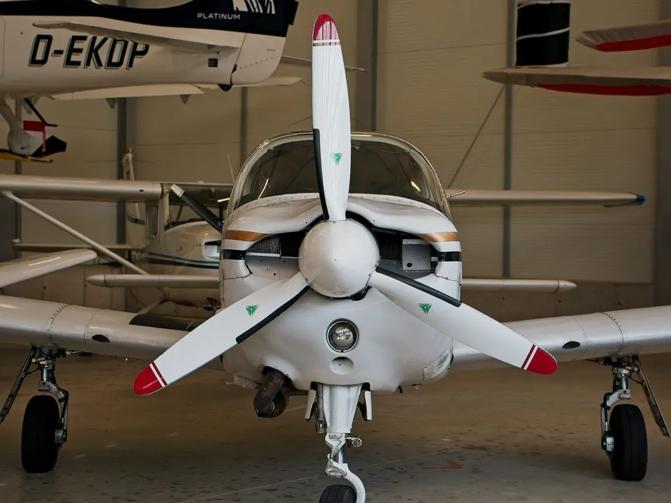 FF steht im Hangar